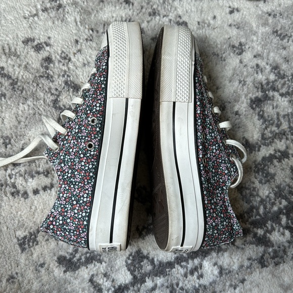 Converse Chuck Taylor All Star Platform Low 'Vintage Floral' - Picture 8 of 10